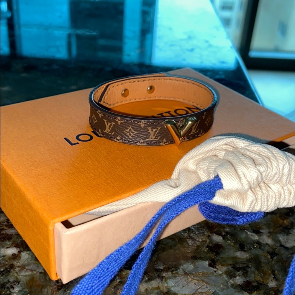 COPY - Louis Vuitton Nano bracelet
